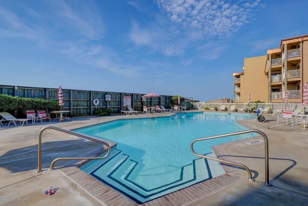 Topsail Dunes Pool